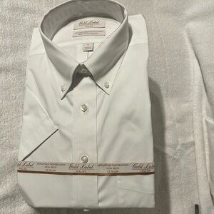 Gold Label Roundtree Yorke 
Men’s white shirt size 16 full fit new Short sleeve